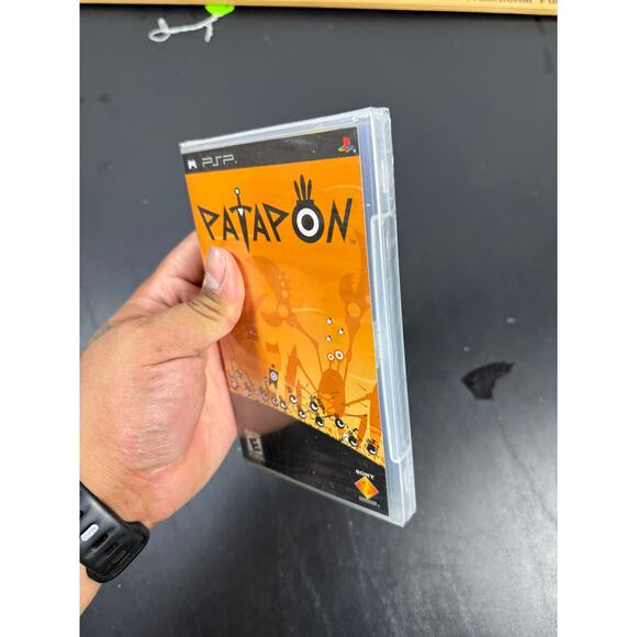 Patapon (Sony PSP, 2008) Complete CIB Rhythm Strategy Game - Picture 3 of 3